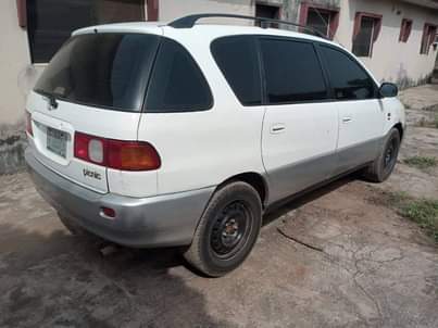 A picture of Car
