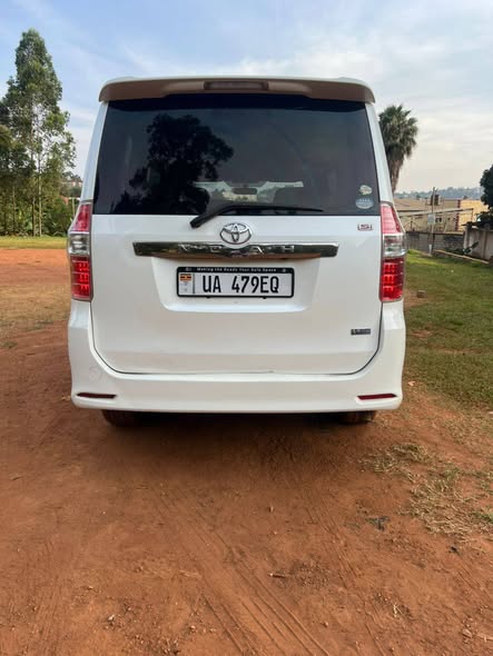 A picture of Available Uhs 33m 0702549830
