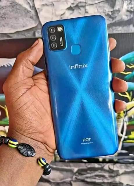 A picture of INFINIX HOT 10 LITE