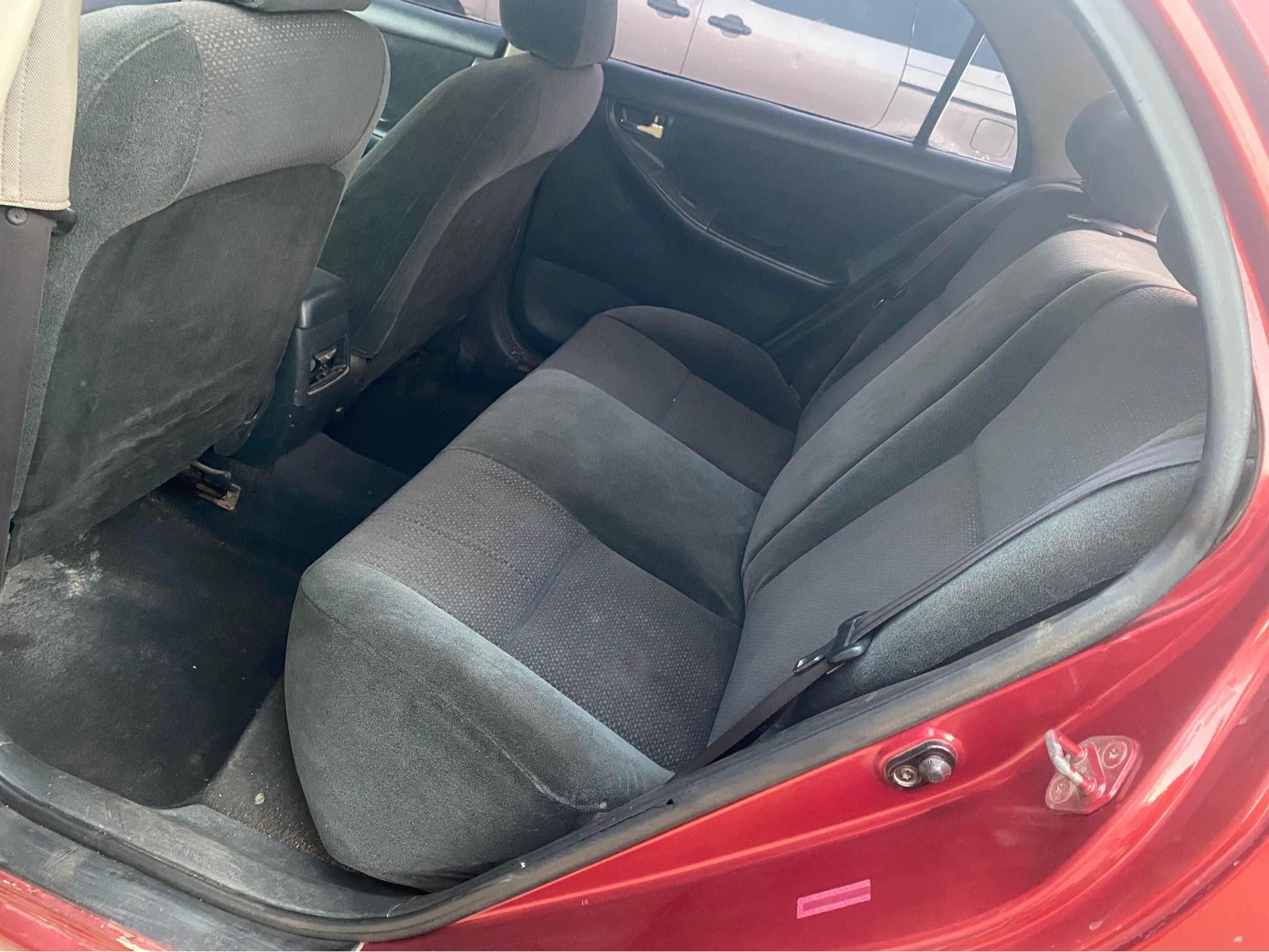 A picture of TOYOTA COROLLA 2004 manual