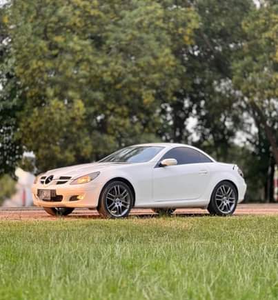 A picture of Mercedes SLK 250
