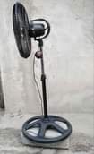A picture of 18 Used Fan