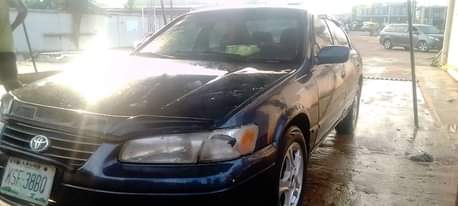 A picture of 2000 Toyota Camry 2000 Toyota Camry aka pencil light
