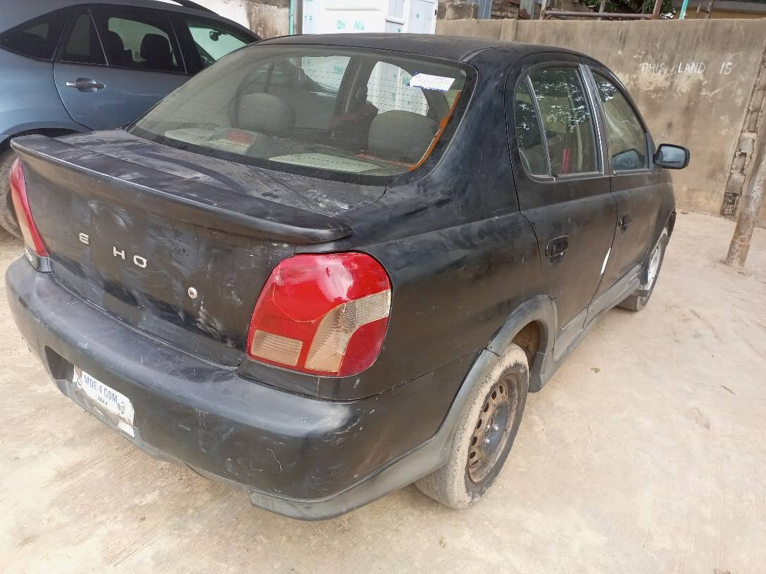A picture of Toyota Echo 2001 Model