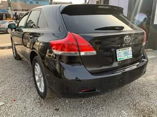 A picture of 2010 venza used in perfect condition