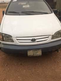 A picture of Toyota sienna 2002