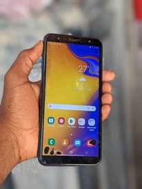 A picture of Samsung J4 gb 32 kipengle vijidoti2 hapo mbele naiuza haina
