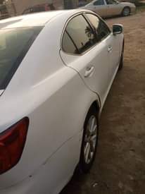 A picture of Lexus is250
