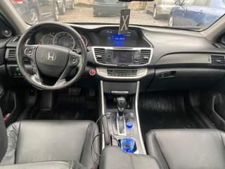 A picture of 2013 Honda Accord pure first body Double screen thumbstart leather