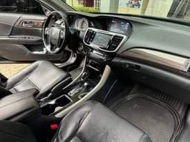 A picture of 2017 HondaAccord 2017