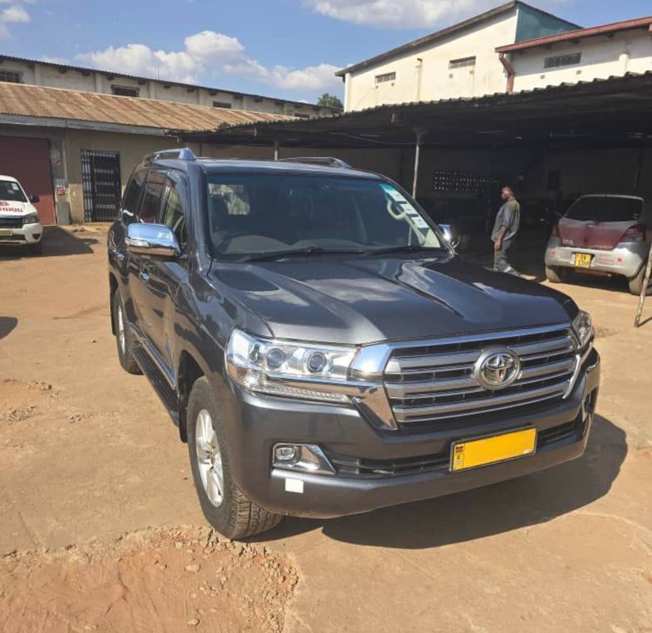 A picture of LAND CRUISER V8 200 SERIES DIESEL FOR SALE