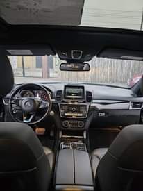 A picture of Mercedes Benz GLE