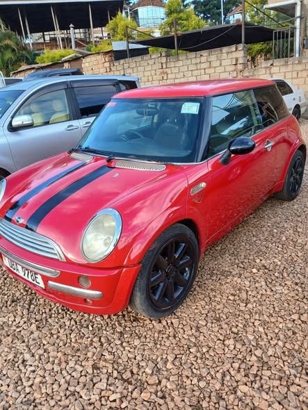 A picture of 2005 BMW mini cooper