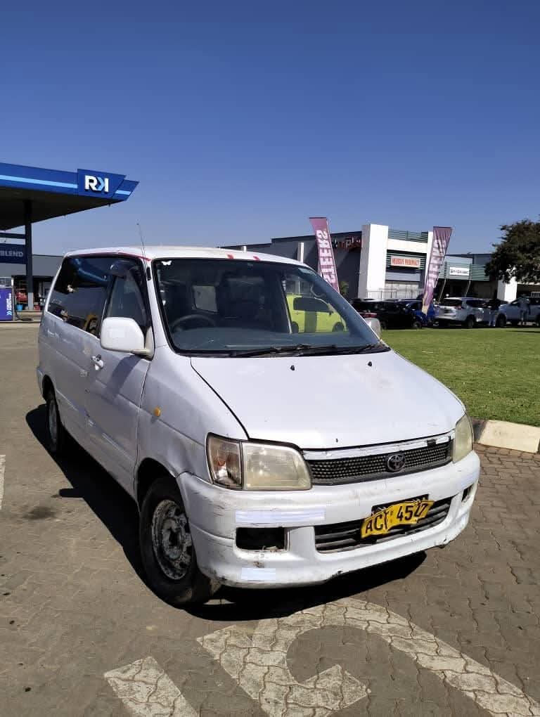 used toyota noah