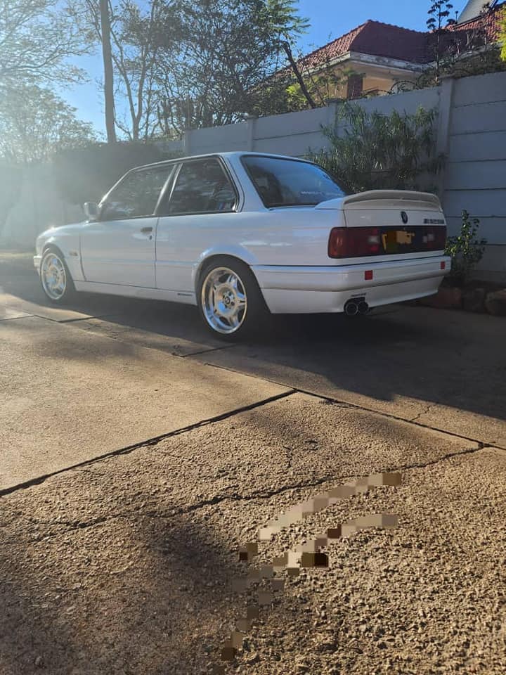 classifieds/cars bmw