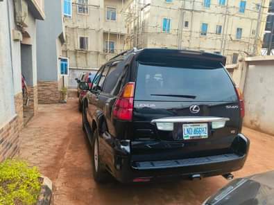 A picture of Lexus GX470 everything is intact nothing to fix buy and