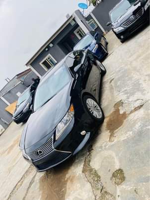 A picture of Lexus ES 350 2014