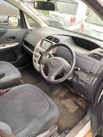 A picture of Toyota Ractis 2010