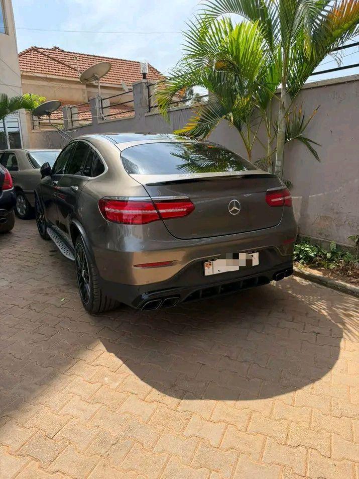 A picture of 2017 MERCEDES BENZ GLC