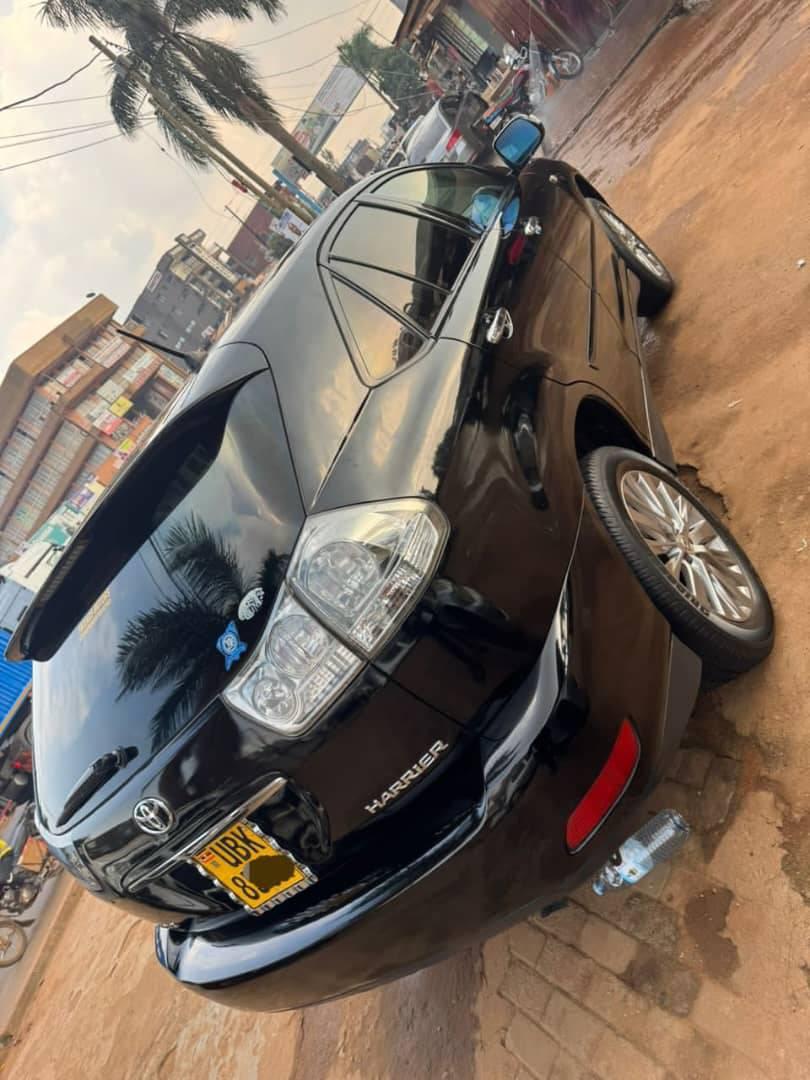 A picture of Toyota harrier