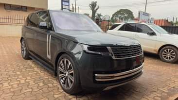 A picture of Range rover 1.3 billion 2024