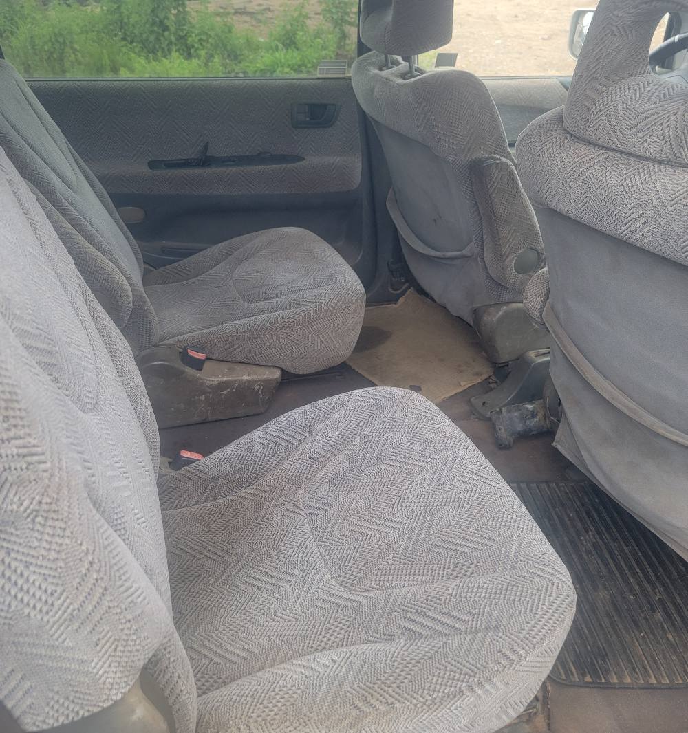 A picture of Mitsubishi spacewagon
