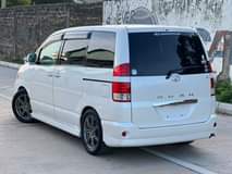 A picture of Toyota Noah on sale