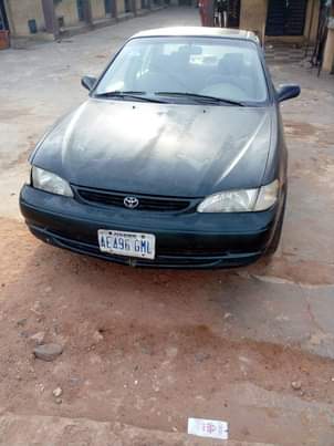 A picture of Toyota Corolla gbowopamo manual