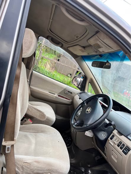 A picture of TOYOTA NOAH 17m 0759317866