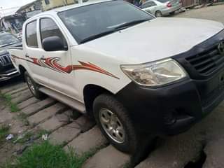 A picture of Toyota Hilux 08