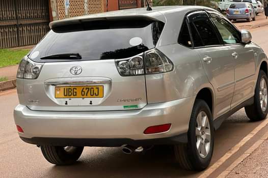 A picture of Toyota Harrier