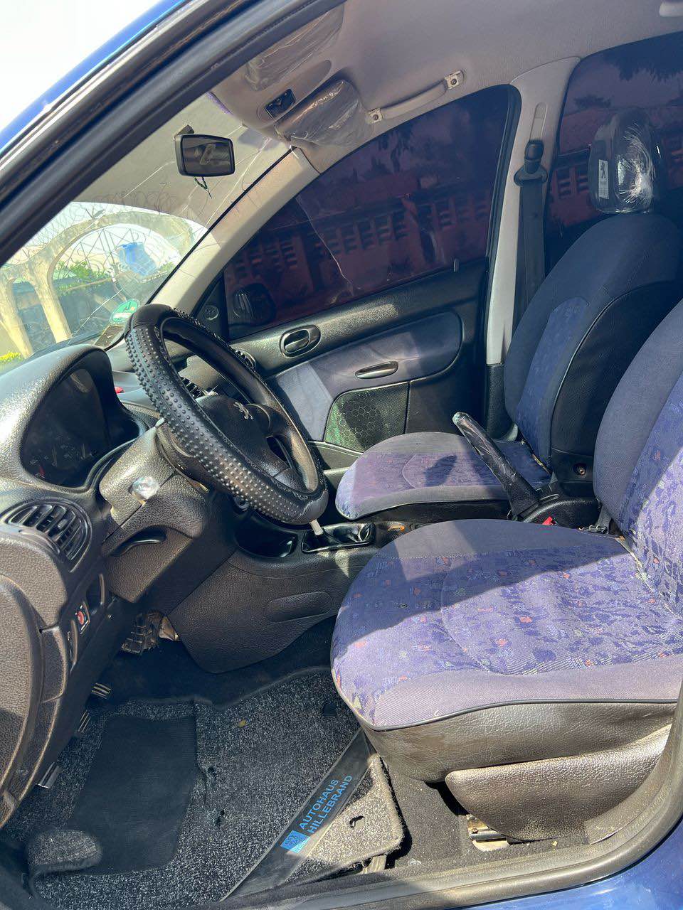 A picture of Peugeot 206 Manual