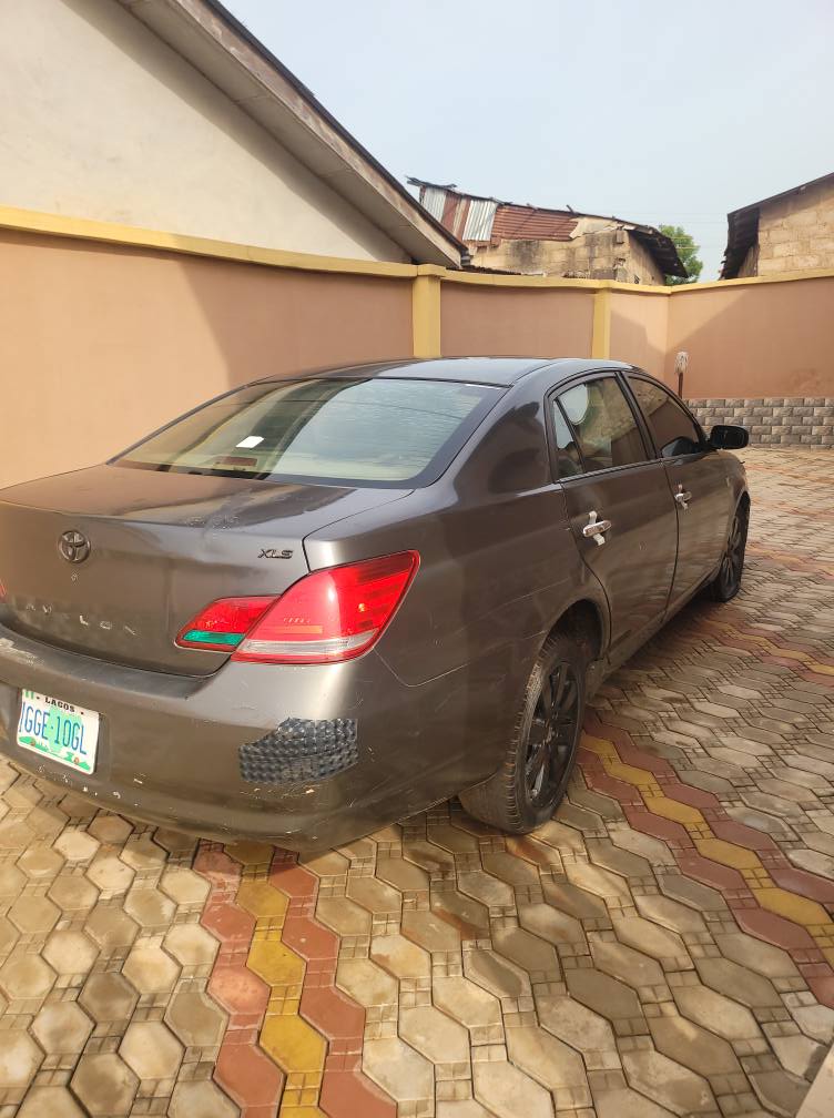 A picture of Toyota avalon 2008 everything working perfect