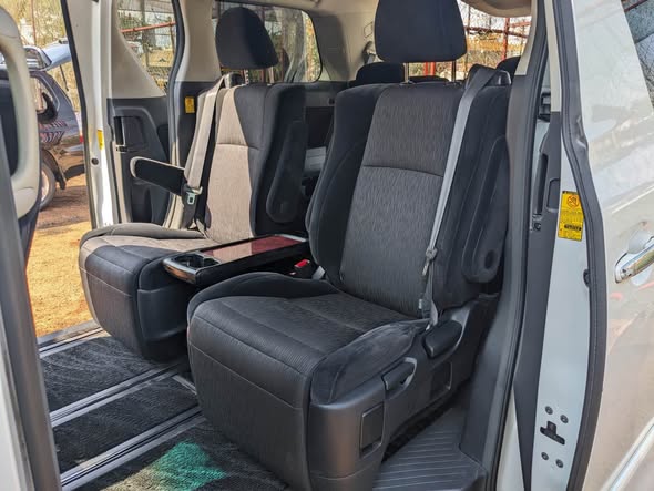A picture of Alphard for hire