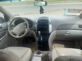 A picture of 2007 Toyota Sienna