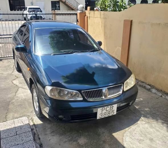 nissan almera