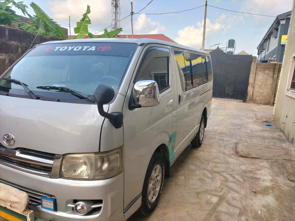 A picture of Toyota Haice in a very good condition