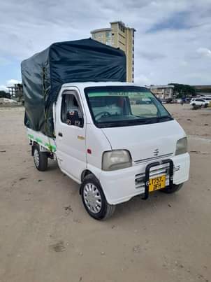 A picture of Call 0759 745 444 Suzuki Carry kichwa kikubwa Year 2005