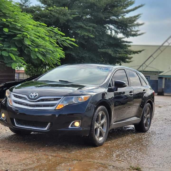 A picture of 2015 Venza
