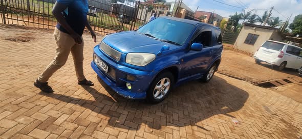 A picture of Toyota rav4 single door