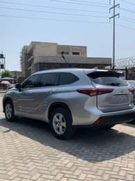 A picture of 2Units of Tokumbo 2020 Toyota Highlander XLE premium keyless entry