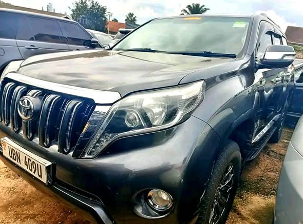 A picture of Landcruiser TXL 2015 for sale 125millions call 0755622807