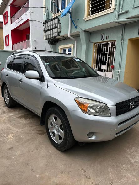 A picture of Toyota Rav 4 2008