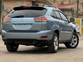 A picture of Lexus Rx330