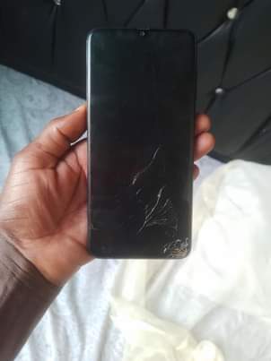 A picture of Samsung galaxy a70 krek kdg Gb128 Ram6 net4g 0686820249