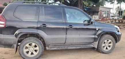 A picture of TOYOTA LAND CRUISER