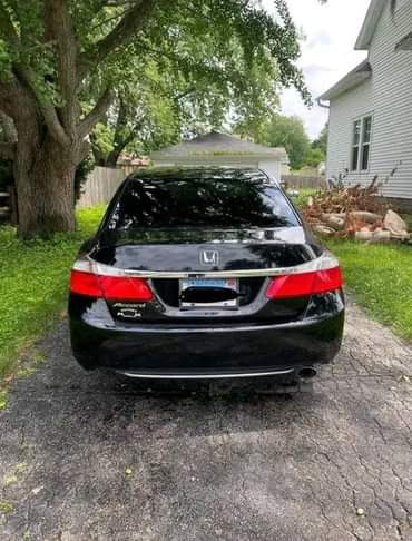 A picture of I m selling out this 2013 Honda Accord EX L