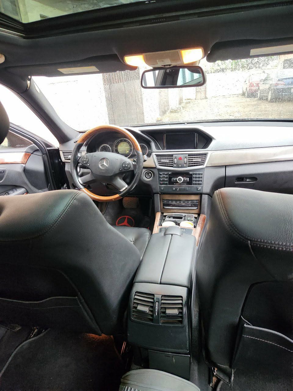 A picture of 2010 Mercedes Benz E Class