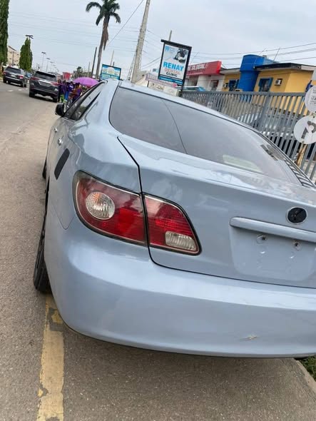 A picture of Lexus ES 330