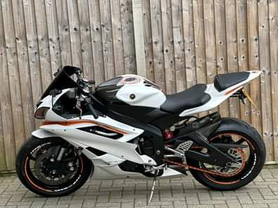 A picture of YAMAHA YZF R6 2010 10 SUPER SPORT AKRAPOVIC AVAILABLE FOR